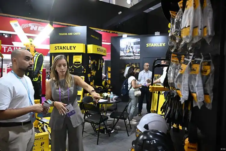 体育用品出海，以“新”破局见真章